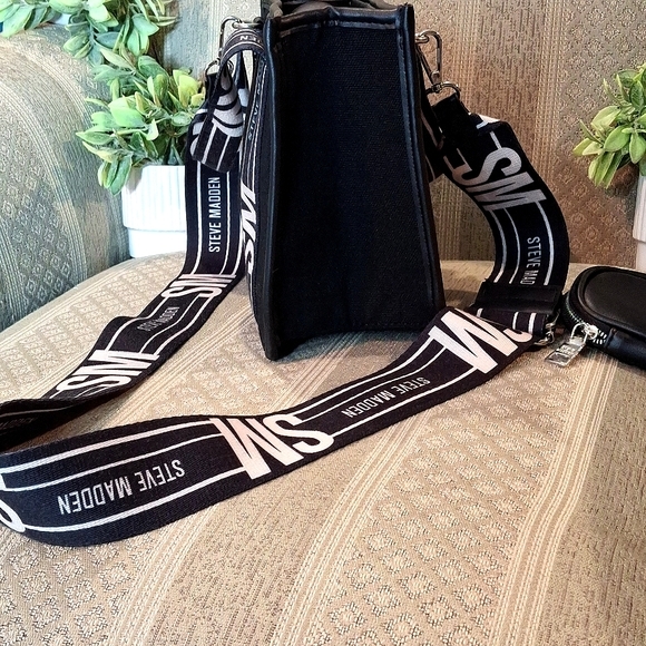 Steve Madden Bwebber Convertible Crossbody Bag - Picture 6 of 16